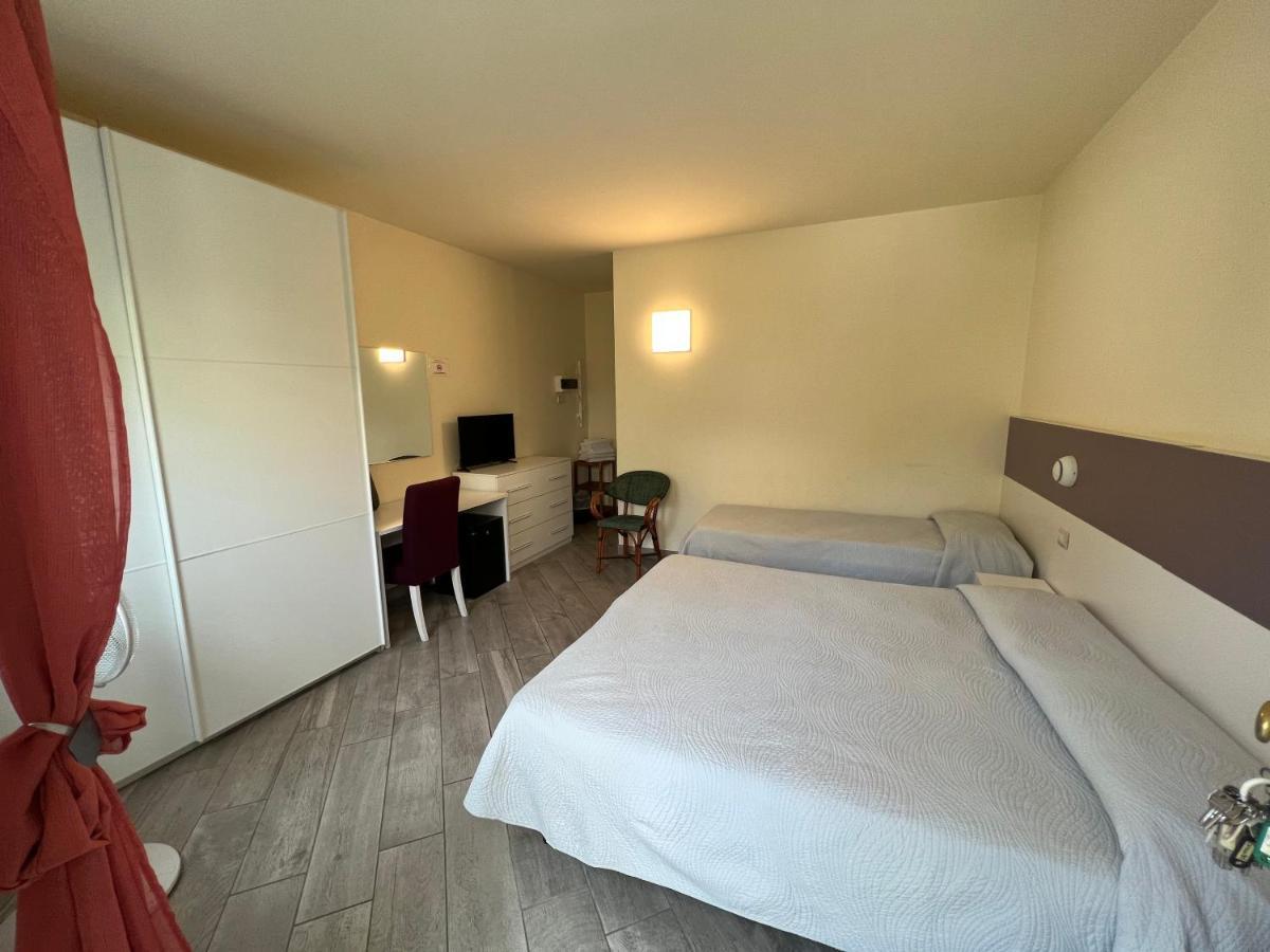 Hotel Locanda Rosy Cattolica Ngoại thất bức ảnh