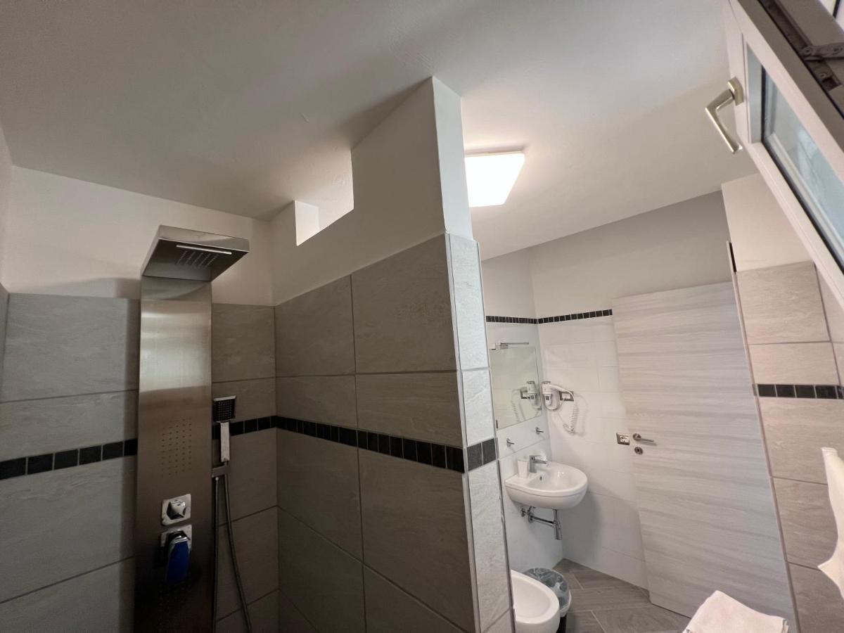 Hotel Locanda Rosy Cattolica Ngoại thất bức ảnh