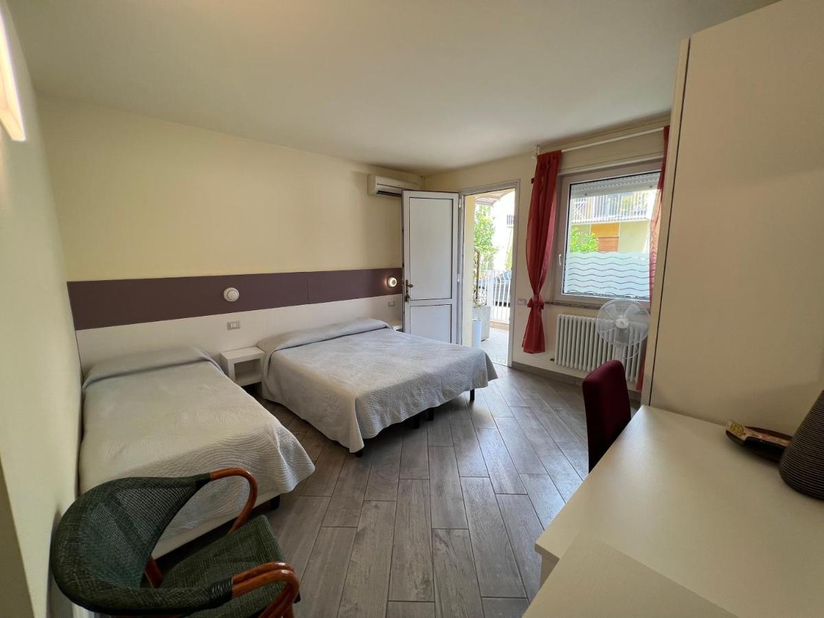 Hotel Locanda Rosy Cattolica Ngoại thất bức ảnh