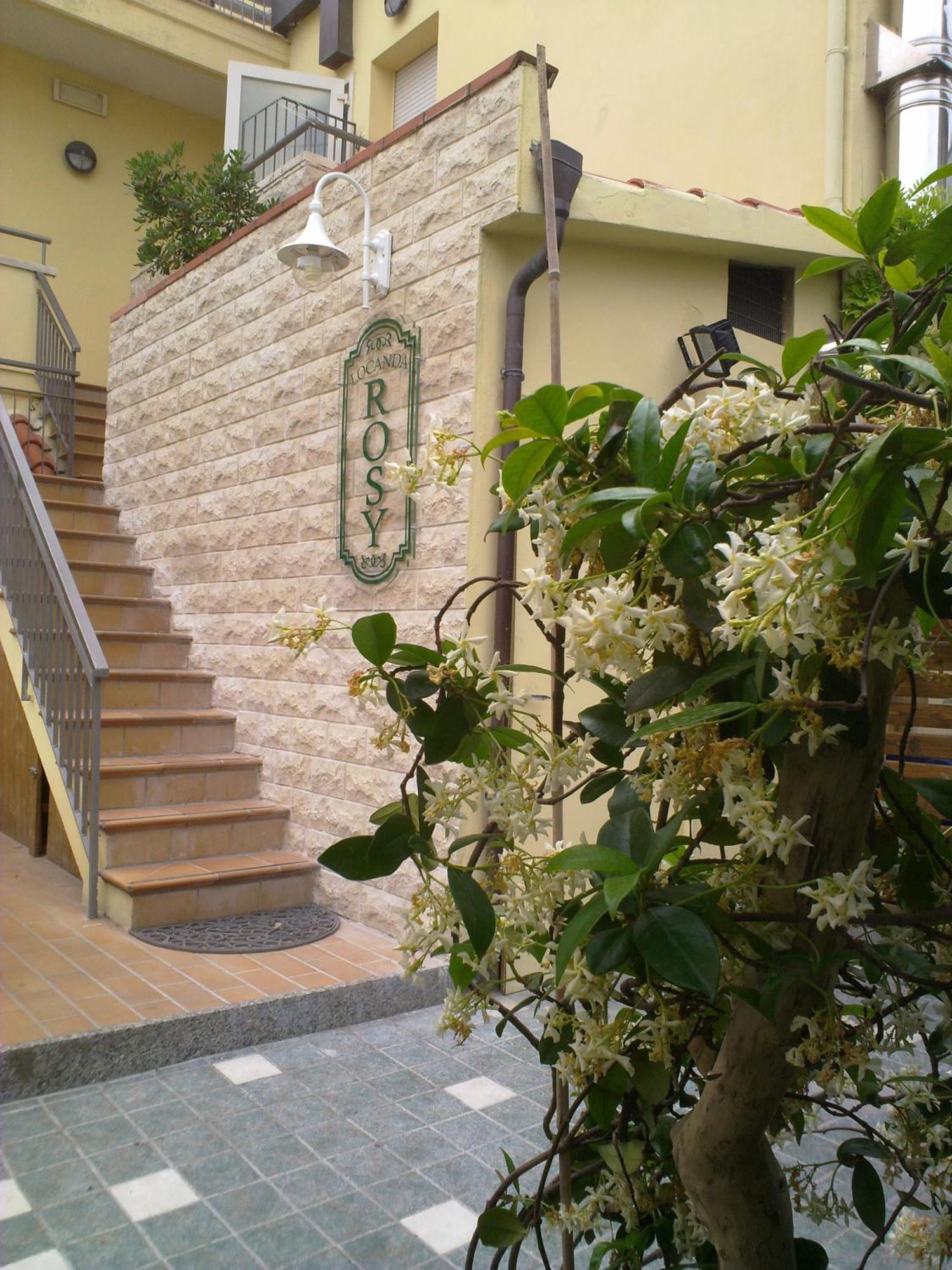 Hotel Locanda Rosy Cattolica Ngoại thất bức ảnh