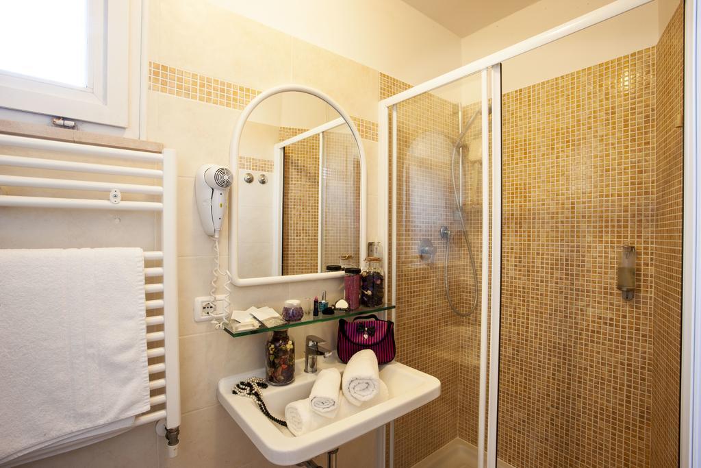 Hotel Locanda Rosy Cattolica Phòng bức ảnh