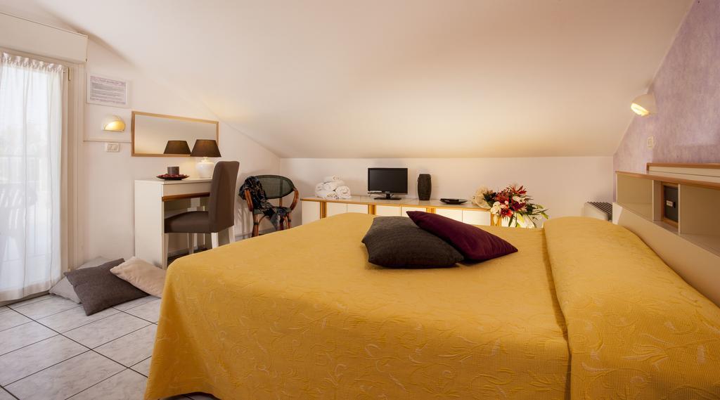 Hotel Locanda Rosy Cattolica Phòng bức ảnh