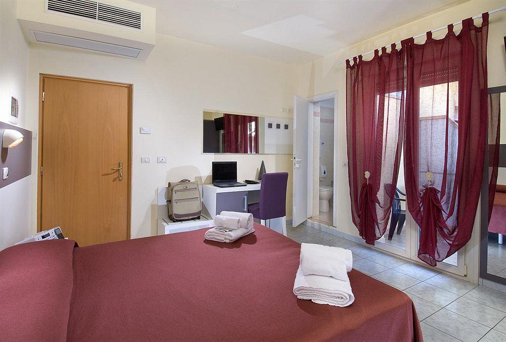 Hotel Locanda Rosy Cattolica Ngoại thất bức ảnh